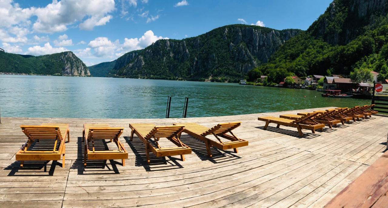 Casa Camelia Hotel Дубова Екстериор снимка