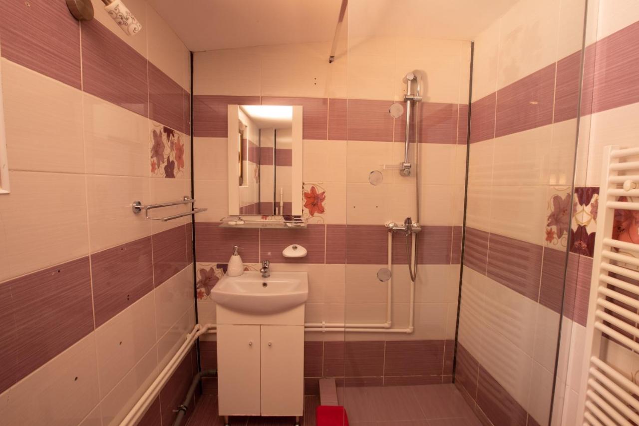 Casa Camelia Hotel Дубова Екстериор снимка